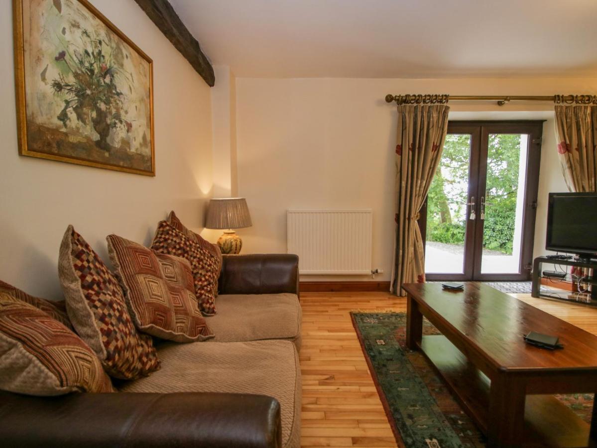 Ewedale Farm Villa Ulverston Exterior photo